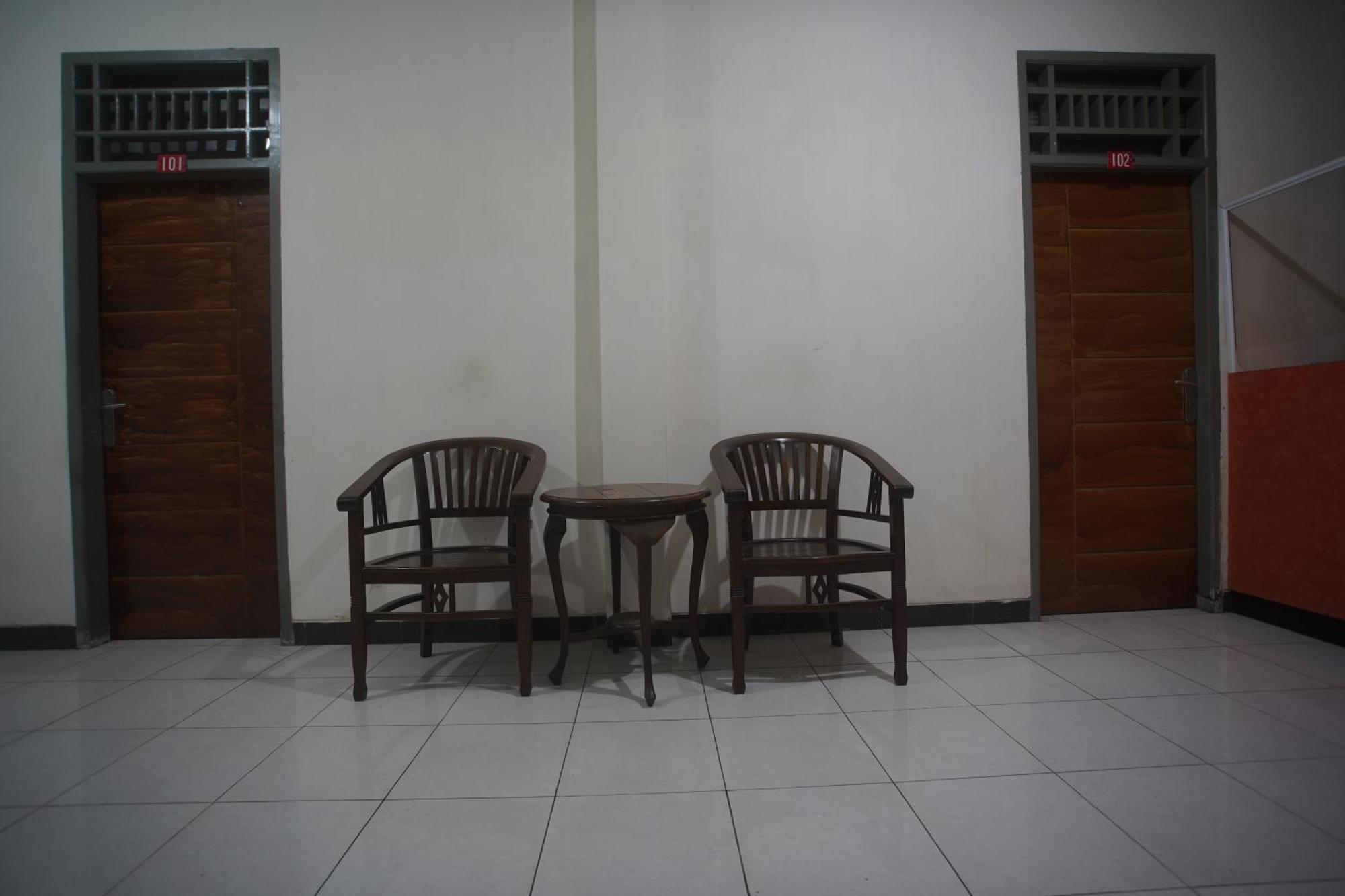 Oyo 92098 Kost Orange Syariah Hotel Jongaya Exterior foto