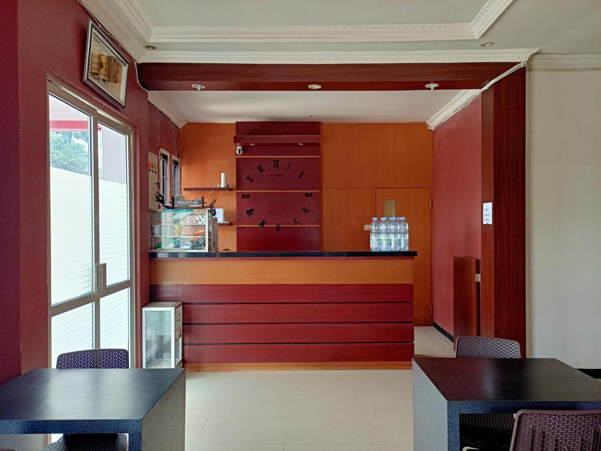 Oyo 92098 Kost Orange Syariah Hotel Jongaya Exterior foto