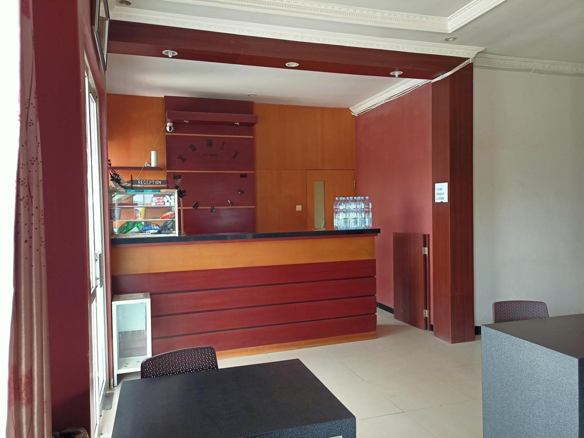 Oyo 92098 Kost Orange Syariah Hotel Jongaya Exterior foto