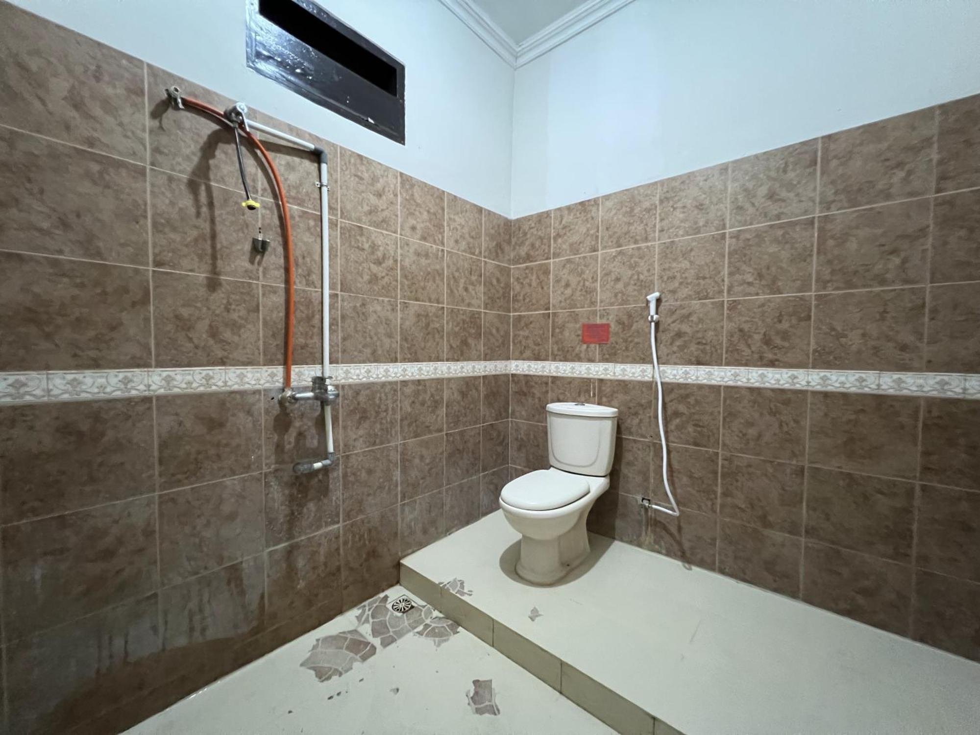 Oyo 92098 Kost Orange Syariah Hotel Jongaya Exterior foto