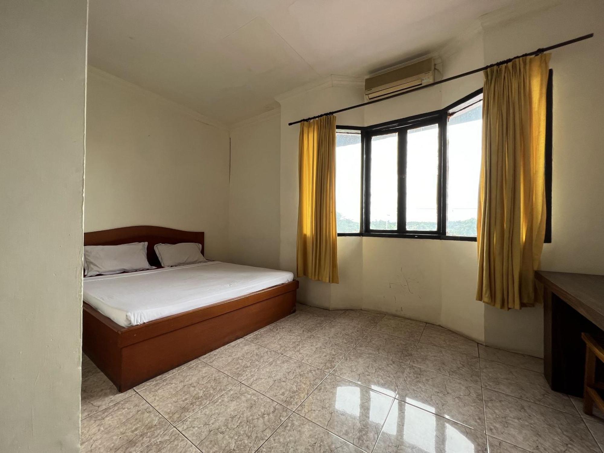 Oyo 92098 Kost Orange Syariah Hotel Jongaya Exterior foto