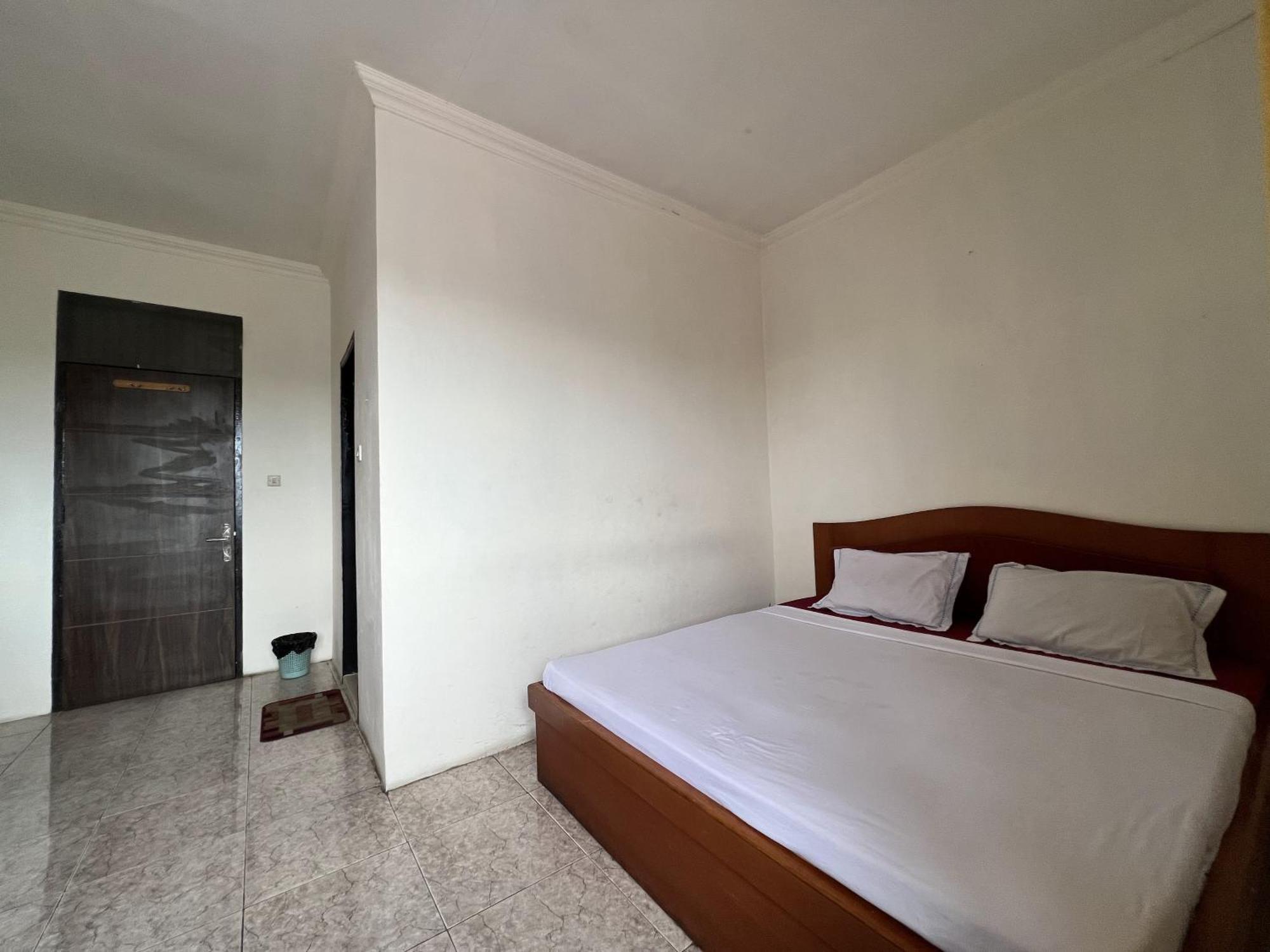 Oyo 92098 Kost Orange Syariah Hotel Jongaya Exterior foto